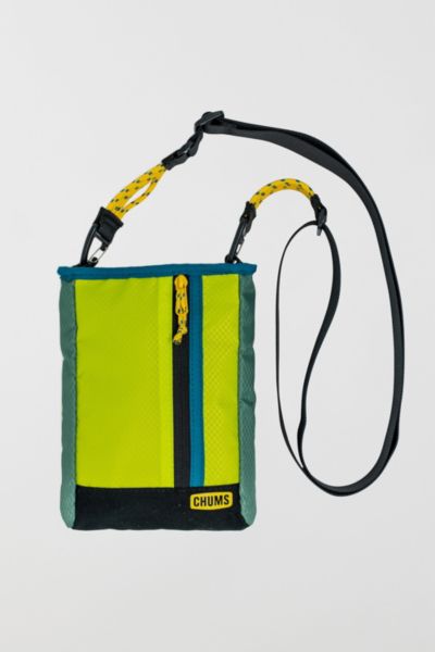 Urban Outfitters☆ フラップデニム・メッセンジャーバッグ BDG Denim Messenger Bag | Urban Outfitters