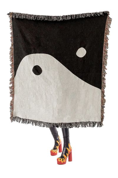 Clr Shop Yin Yang Woven Throw Blanket