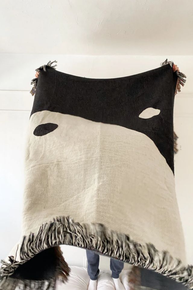 Clr Shop Yin Yang Woven Throw Blanket