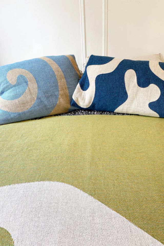 Clr Shop Yin Yang Woven Throw Blanket #1