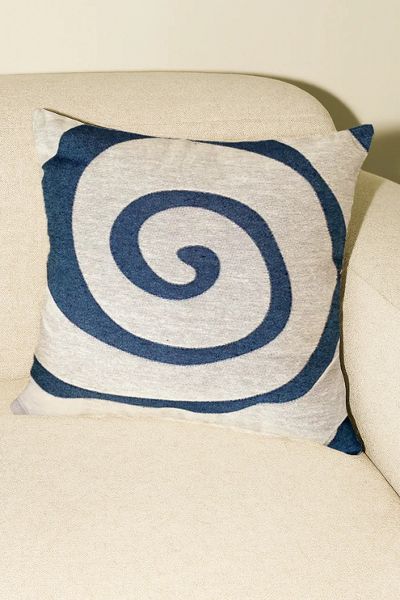 Clr Shop Wavy Woven Throw Pillow