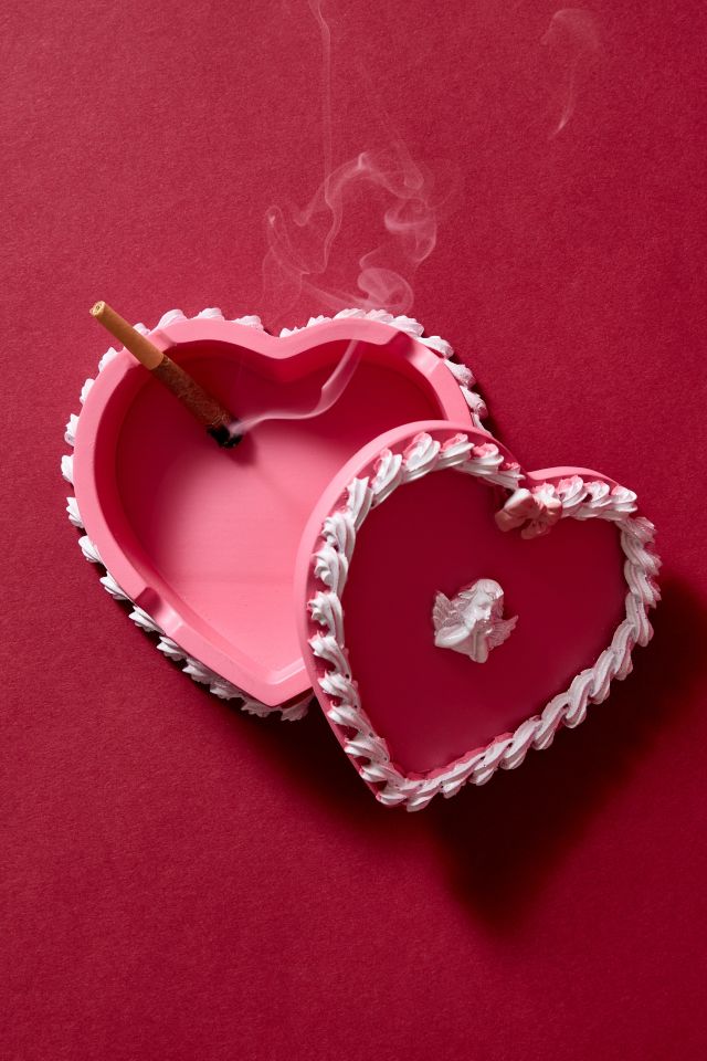 A Shop Of Things Cake Lidded Ashtray #1
