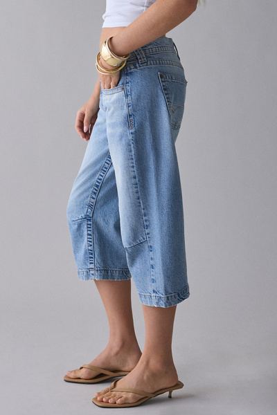 BDG Kayla Low-Rise Capri Jean