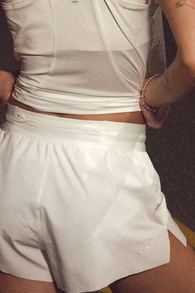 Nike Swift Dri-FIT Mid Rise 2.5" Short