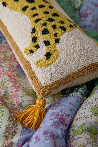 Jungalow Chi Chi Hook Throw Pillow - Thumbnail 4