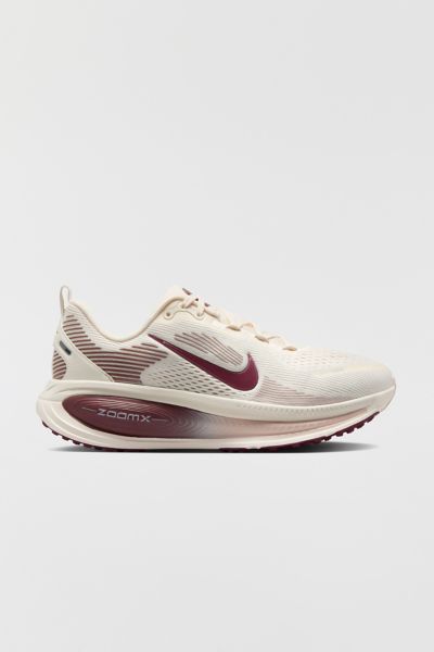 Nike Vomero 18 Running Shoe In Red