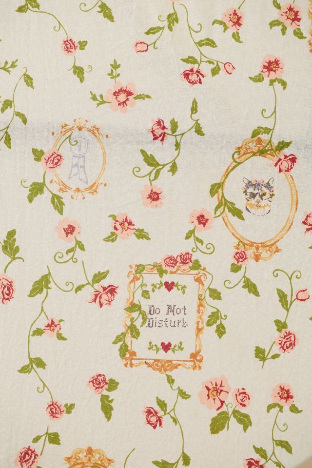 Printed Ruffle Edge Tablecloth #1