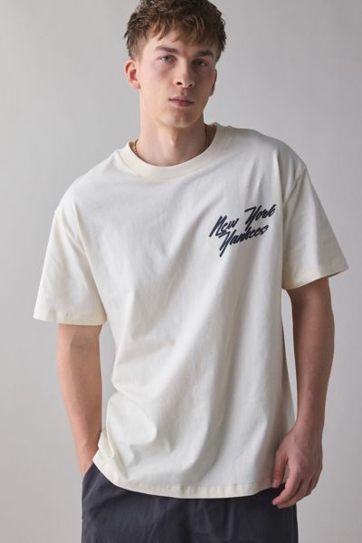 Pro Standard Uo Exclusive Mlb New York Yankees Team Logo Tee In Cream, Men's At Urban Outfitters In Cream