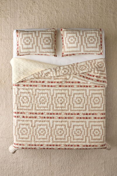 Jungalow by Justina Blakeney Hypnotic Quilt