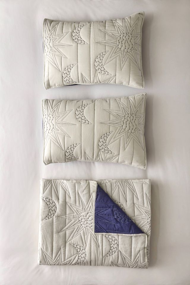 Full White Cotton Reversible Quilt Set with Graphic Detail