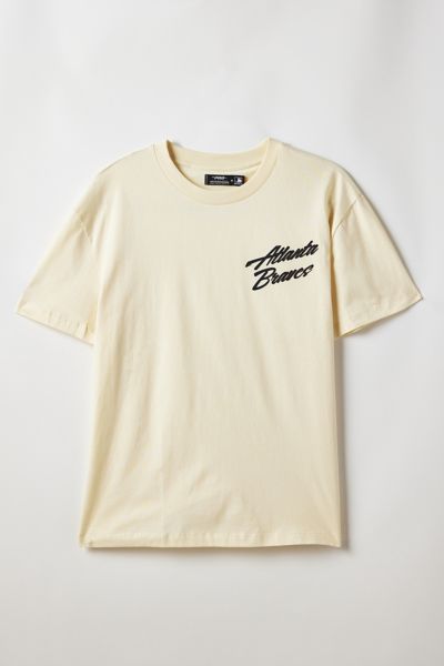 Pro Standard Uo Exclusive Mlb Atlanta Braves Team Logo Graphic Tee In Eggshell, Men's At Urban Outfitters In Eggshell