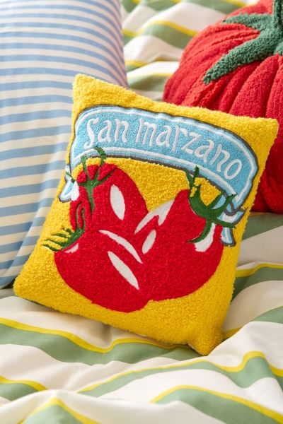 Rita Ruffle Comforter