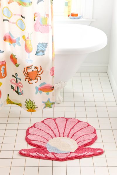 Clamshell Shape Tufted Bath Mat