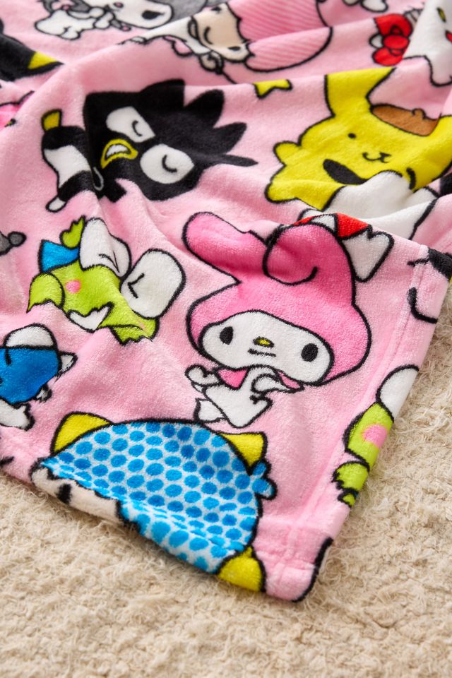 Zumba ズンバ X HELLO KITTY FRIENDS BLANKET Sanrio Hello Kitty & Friends Throw Blanket | Urban