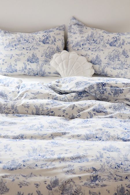 Frog Toile Duvet Set | Urban Outfitters Frog Toile Duvet Set | Urban Outfitters