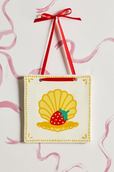 Urban Outfitters Hamptons Icon Ceramic Tile Wall Hanging In Strawberry Shell At