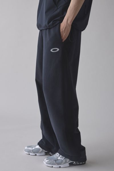 Oakley Uo Exclusive Open Hem Sweatpant In Blackout At Urban Outfitters