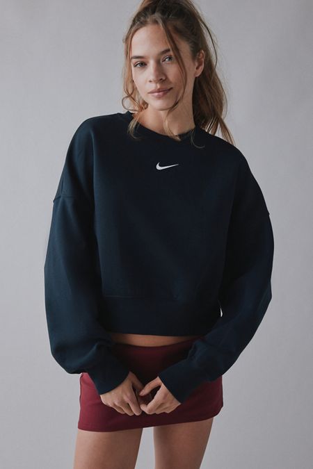 Nike Essential Oversized Crew Neck Sweatshirt | Urban Outfitters Nike Essential Oversized Crew Neck Sweatshirt | Urban Outfitters
