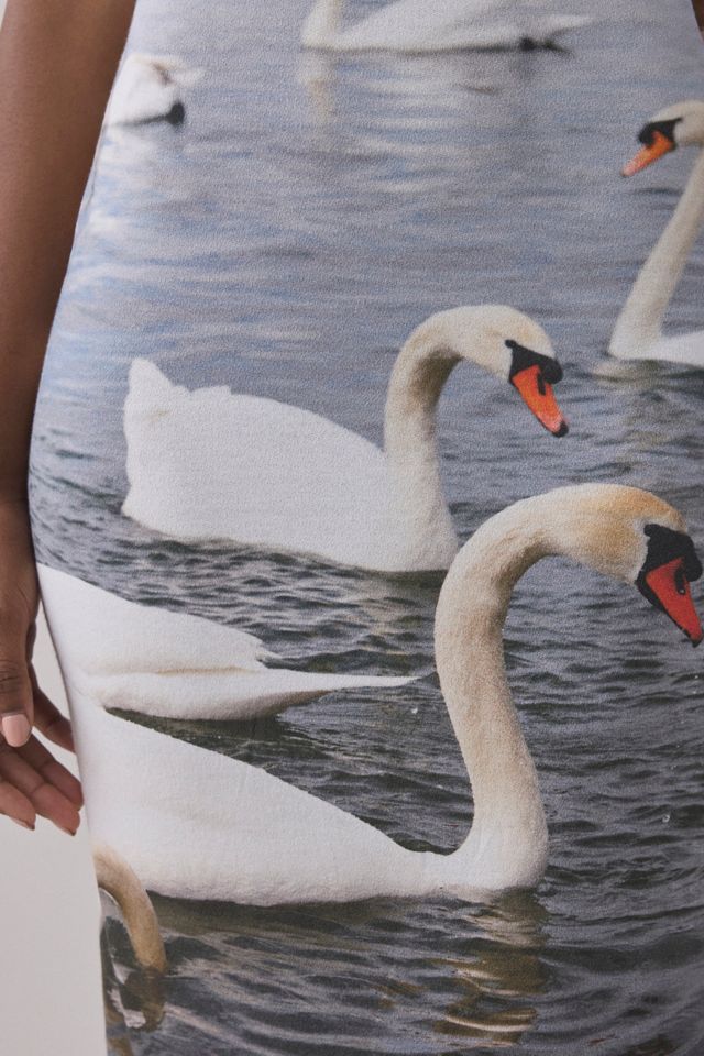 Robe fourreau mi-longue Tyler McGillivary à imprimé cygne #1