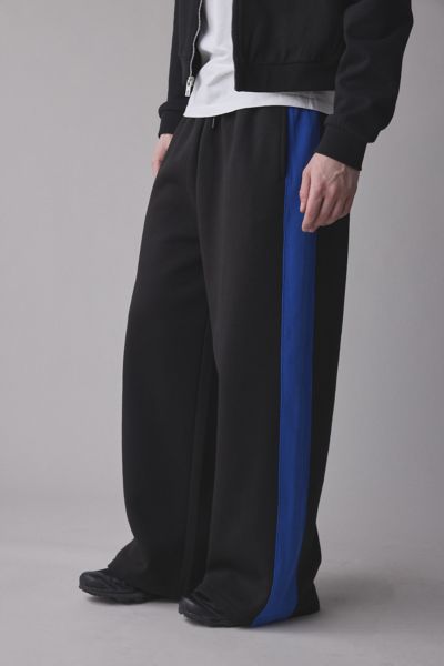 Pantalon molletonné à rayures latérales en tissu standard