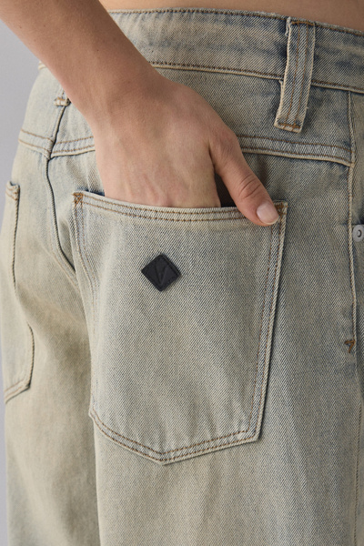 Abrand 99 Tyra Low-Rise Mega Baggy Jean