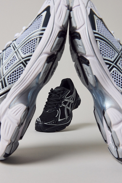 ASICS: Sneakers, Apparel & Activewear | Urban Outfitters