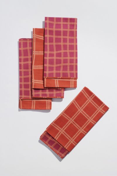 Tortuga Forma Double Sided Dinner Napkin Set In Vino At Urban Outfitters In Red