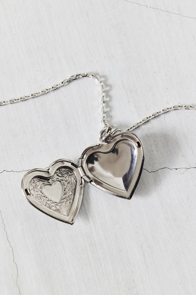 Collier avec Pendentif Cœur Gravé en Métal #2
