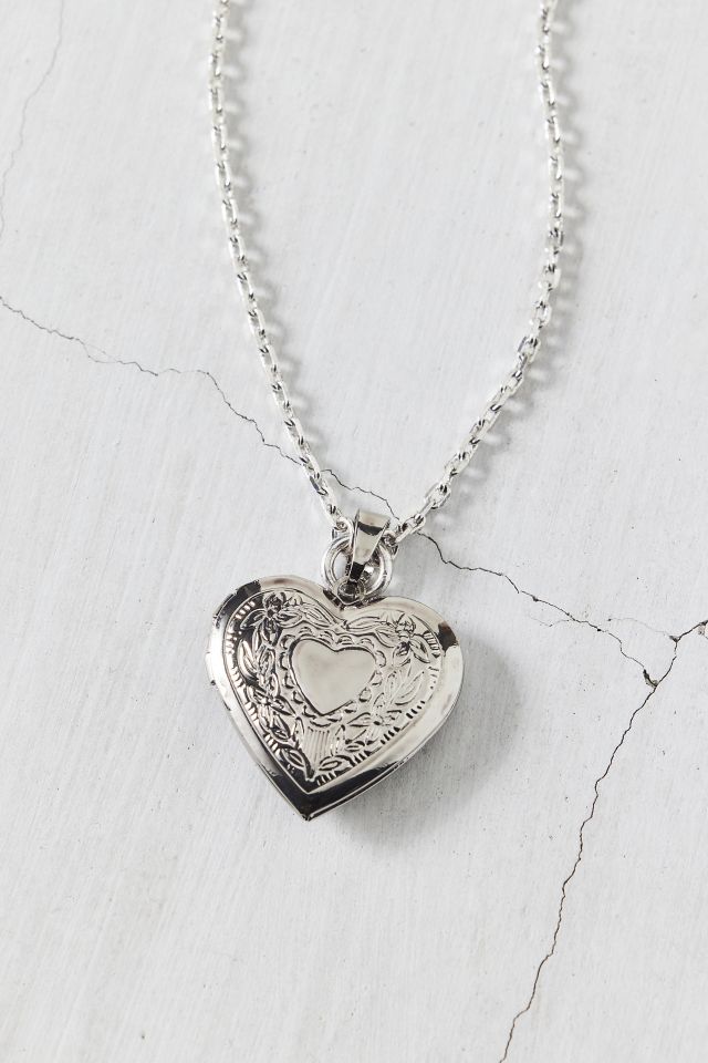 Collier avec Pendentif Cœur Gravé en Métal #3