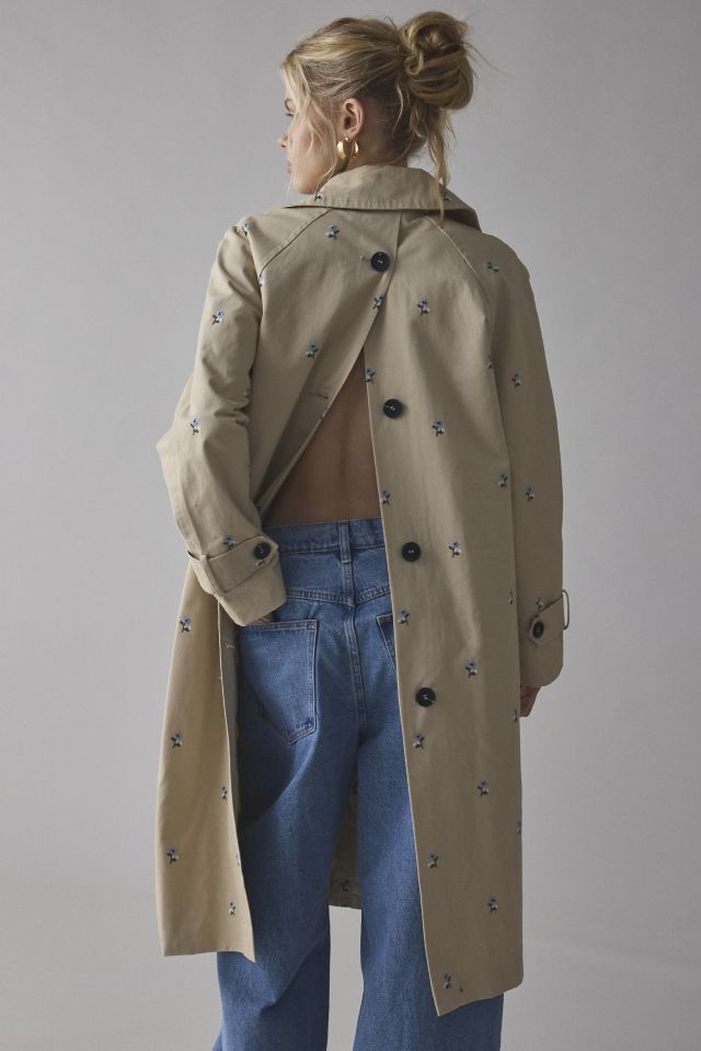 Avec Le Filles Floral Embroidered Button-Back Trench Coat