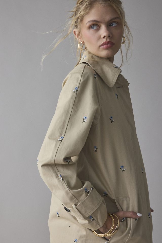 Avec Le Filles Floral Embroidered Button-Back Trench Coat