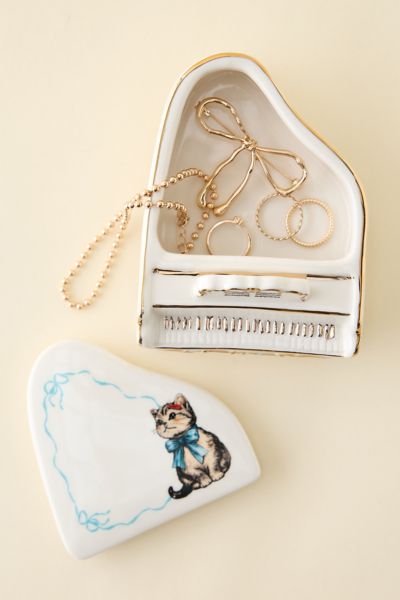 Urban Outfitters☆ エレガントフラワー・ピアスセット FLOWERING STORE】 ピアス