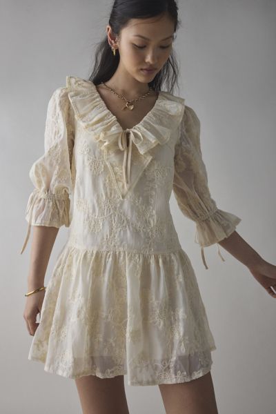 KISS THE SKY LACE RUFFLE COLLAR BABYDOLL MINI DRESS IN IVORY, WOMEN'S AT URBAN OUTFITTERS 