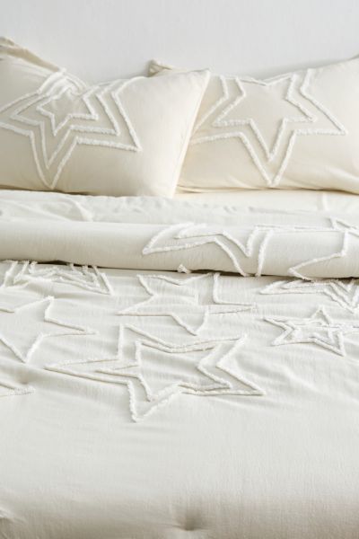 Star Icon Tufted Comforter