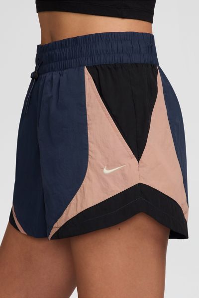 Nike Sportswear Street Mid-Rise Loose 3” Track Short