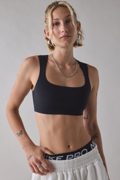 Nike Zenvy Lightly Lined Square Neck Sports Bra