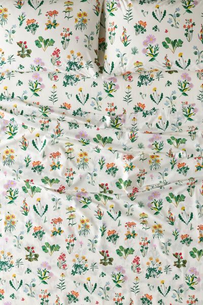 Urban Outfitters Flori Wildflower Patterned Sheet Set In White At