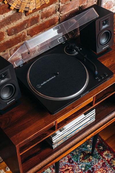 Miffy + Retrospekt TX-90 Turntable | Urban Outfitters