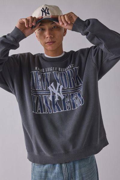 Mitchell & Ness Mlb New York Yankees Downtown Graphic Crew Neck Sweatshirt In Black, Men's At Urban Outfitters In Gray