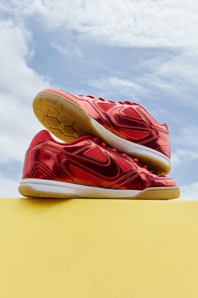Nike Women's Gato LV8 Sneaker Product Page