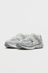 Nike Men's Zoom Vomero 5 Sneaker