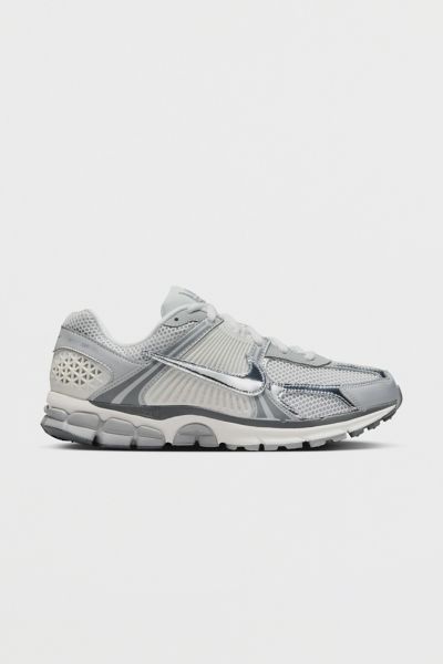 Nike Men's Zoom Vomero 5 Sneaker