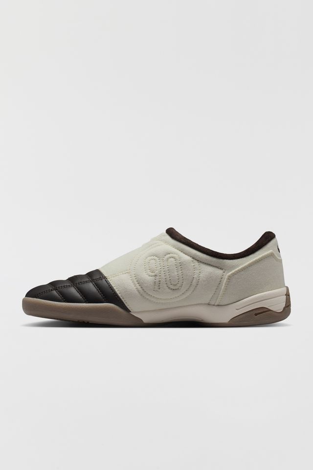 Nike Women's Total 90 SE Sneaker #4