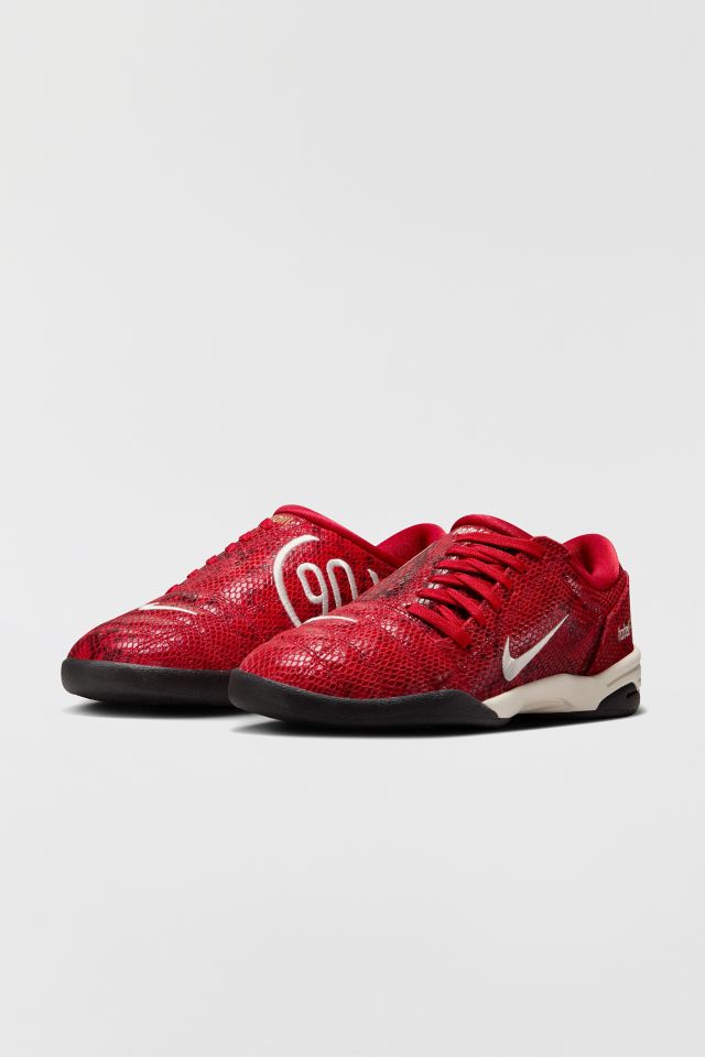Nike Women's Total 90 SE Sneaker #1