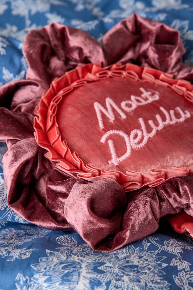 Coussin décoratif en velours en forme de ruban de trophée #1