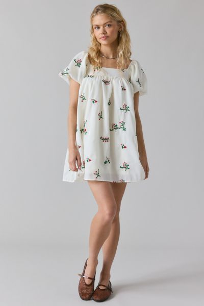 Daisy Street Embroidered Floral Puff Sleeve Babydoll Mini Dress In White, Women's At Urban Outfitters