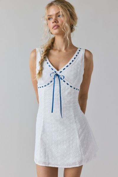Daisy Street Eyelet Lace Ribbon Detail Plunge Mini Dress
