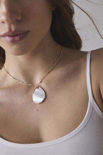 Urban Outfitters☆ メタリックハート・ロングネックレス Long Heart Pendant Necklace | Urban Outfitters