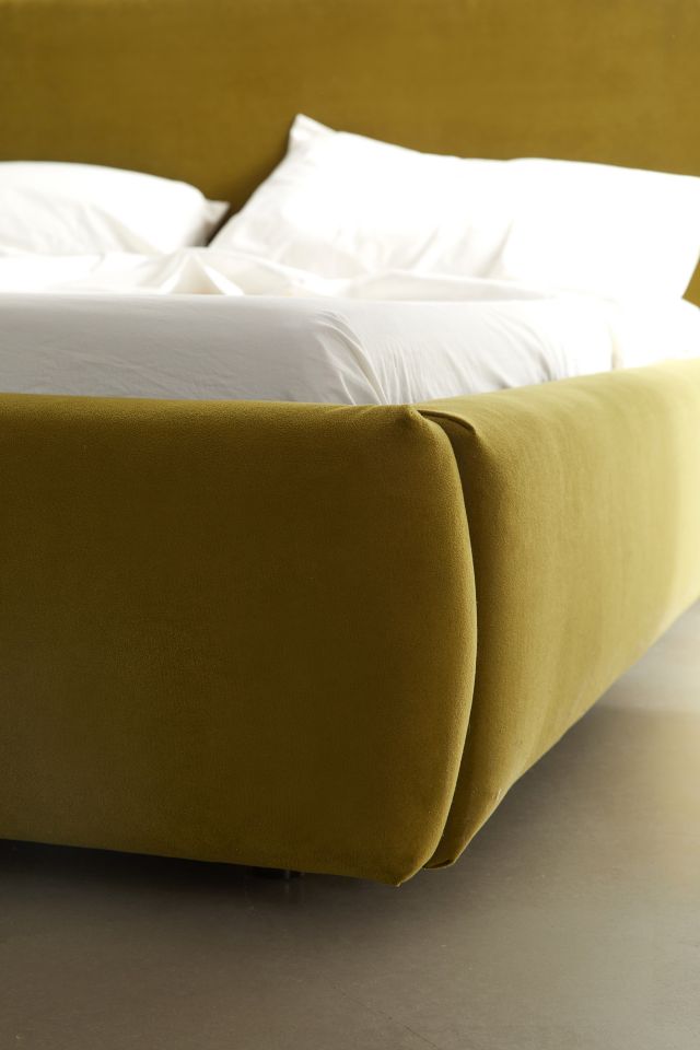 Daphne Upholstered Velvet Platform Bed #3