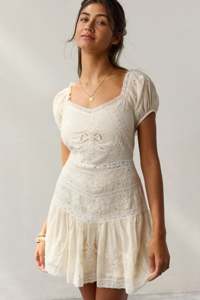 Robe Mini à Taille Basse Garnie de Dentelle Belvine LoveShackFancy